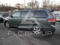 2013 Toyota SIENNA photo