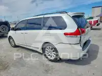 2013 Toyota SIENNA фото