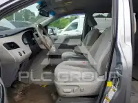 2013 Toyota SIENNA photo