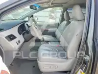 2013 Toyota SIENNA фото