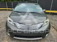 2013 Toyota SIENNA фото
