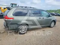 2013 Toyota SIENNA photo