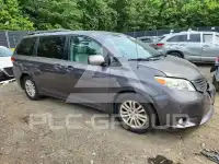 2013 Toyota SIENNA фото