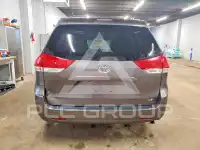 2013 Toyota SIENNA фото