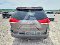 2013 Toyota SIENNA photo