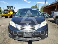 2013 Toyota SIENNA фото