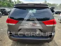 2013 Toyota SIENNA фото