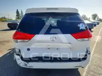 2013 Toyota SIENNA фото