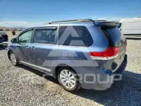 2013 Toyota SIENNA фото