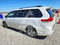 2013 Toyota SIENNA фото