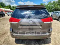 2013 Toyota SIENNA фото