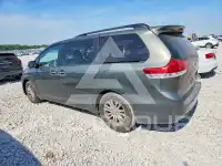 2013 Toyota SIENNA фото