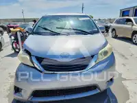 2013 Toyota SIENNA фото