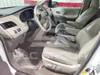 2013 Toyota SIENNA photo
