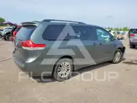 2013 Toyota SIENNA фото