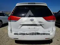 2013 Toyota SIENNA фото