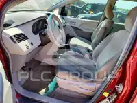 2013 Toyota SIENNA фото