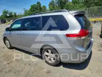 2013 Toyota SIENNA фото