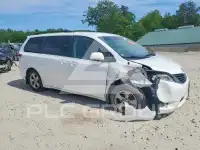 2013 Toyota SIENNA фото