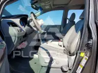 2013 Toyota SIENNA фото