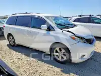 2013 Toyota SIENNA фото