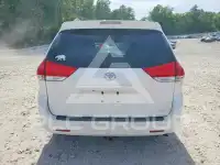 2013 Toyota SIENNA фото
