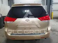 2013 Toyota SIENNA фото