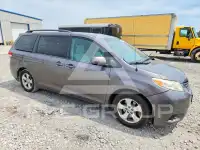 2013 Toyota SIENNA photo