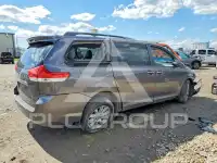 2013 Toyota SIENNA фото