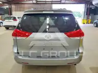 2013 Toyota SIENNA фото