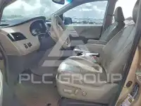 2013 Toyota SIENNA фото