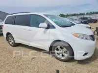 2013 Toyota SIENNA photo