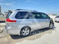2013 Toyota SIENNA фото
