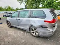 2013 Toyota SIENNA фото