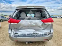 2013 Toyota SIENNA фото
