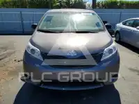 2013 Toyota SIENNA photo