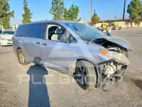 2013 Toyota SIENNA фото