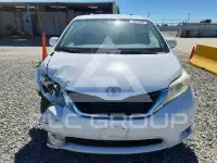 2013 Toyota SIENNA фото