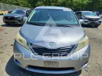 2013 Toyota SIENNA фото