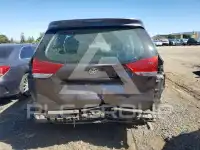2013 Toyota SIENNA photo