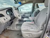 2013 Toyota SIENNA фото