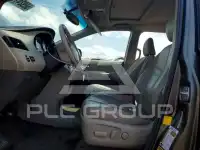 2013 Toyota SIENNA photo