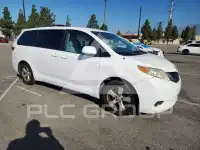 2013 Toyota SIENNA фото