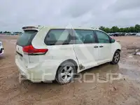 2013 Toyota SIENNA photo