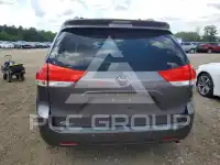 2013 Toyota SIENNA фото