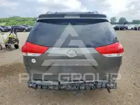 2013 Toyota SIENNA photo