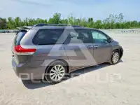2013 Toyota SIENNA фото
