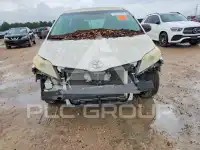 2013 Toyota SIENNA photo