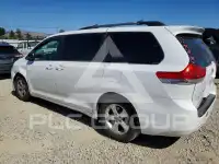 2013 Toyota SIENNA фото