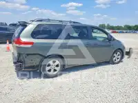 2013 Toyota SIENNA фото